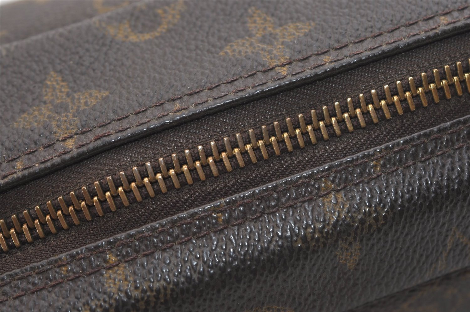 Auth Louis Vuitton Monogram Trousse Toilette 28 Clutch Hand Bag M47522 LV 4334J