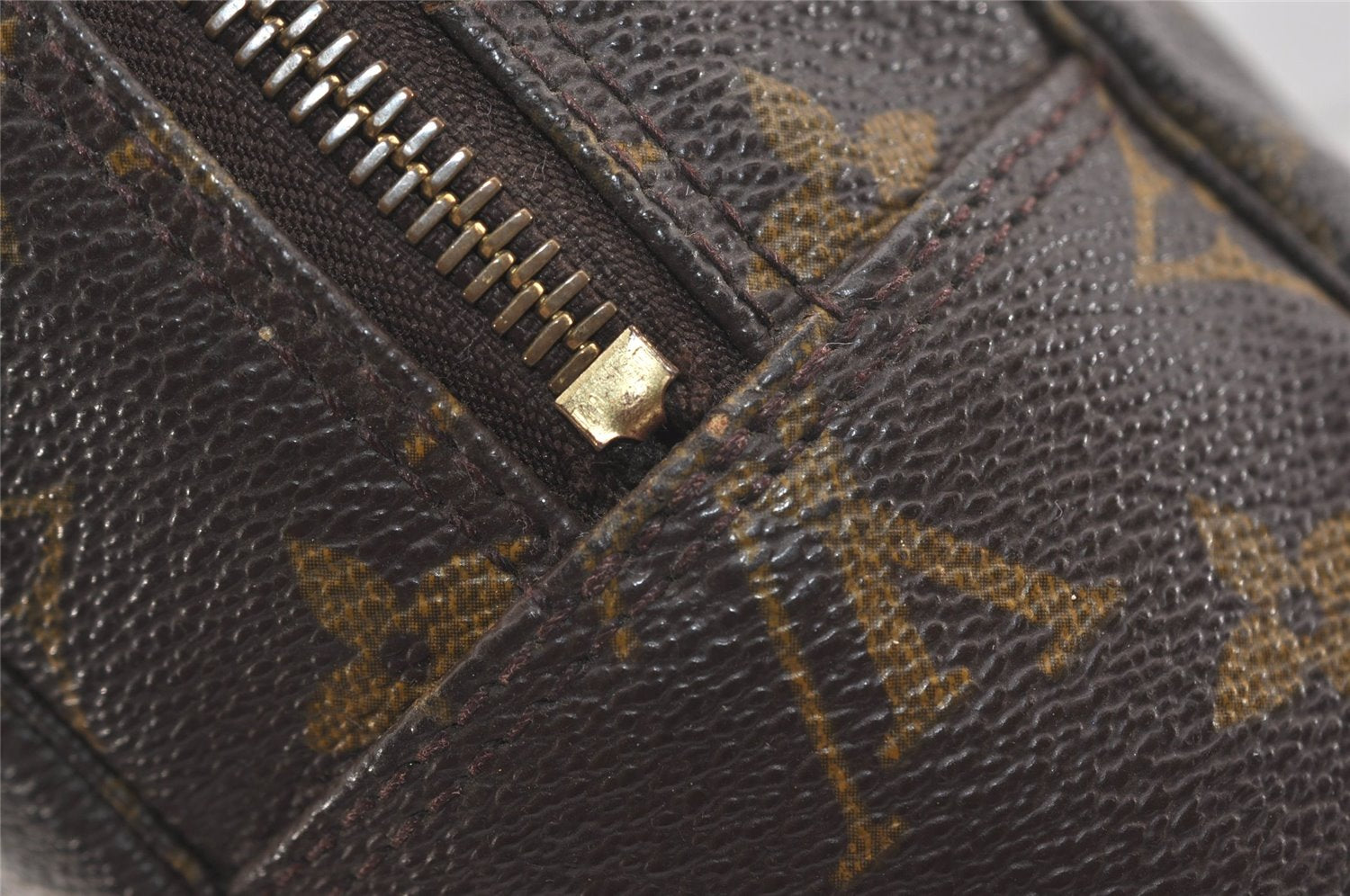 Auth Louis Vuitton Monogram Trousse Toilette 28 Clutch Hand Bag M47522 LV 4334J