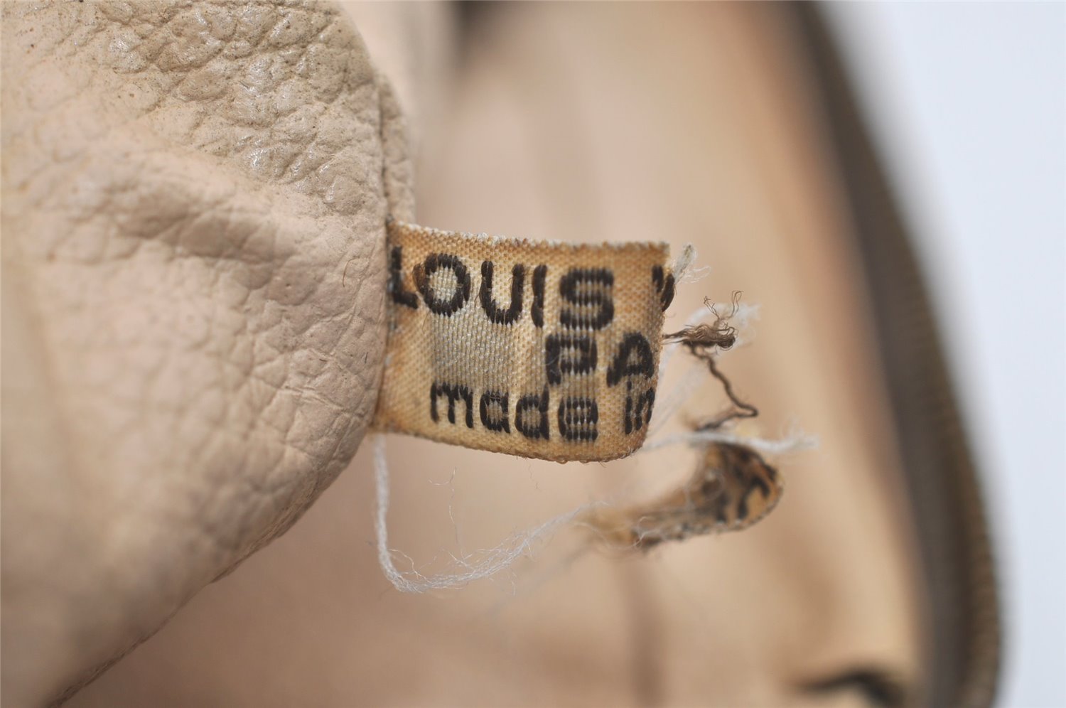 Auth Louis Vuitton Monogram Trousse Toilette 28 Clutch Hand Bag M47522 LV 4334J