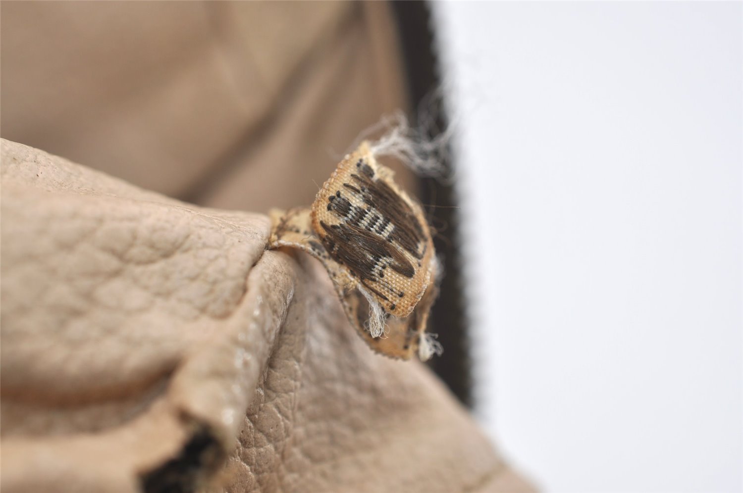 Auth Louis Vuitton Monogram Trousse Toilette 28 Clutch Hand Bag M47522 LV 4334J