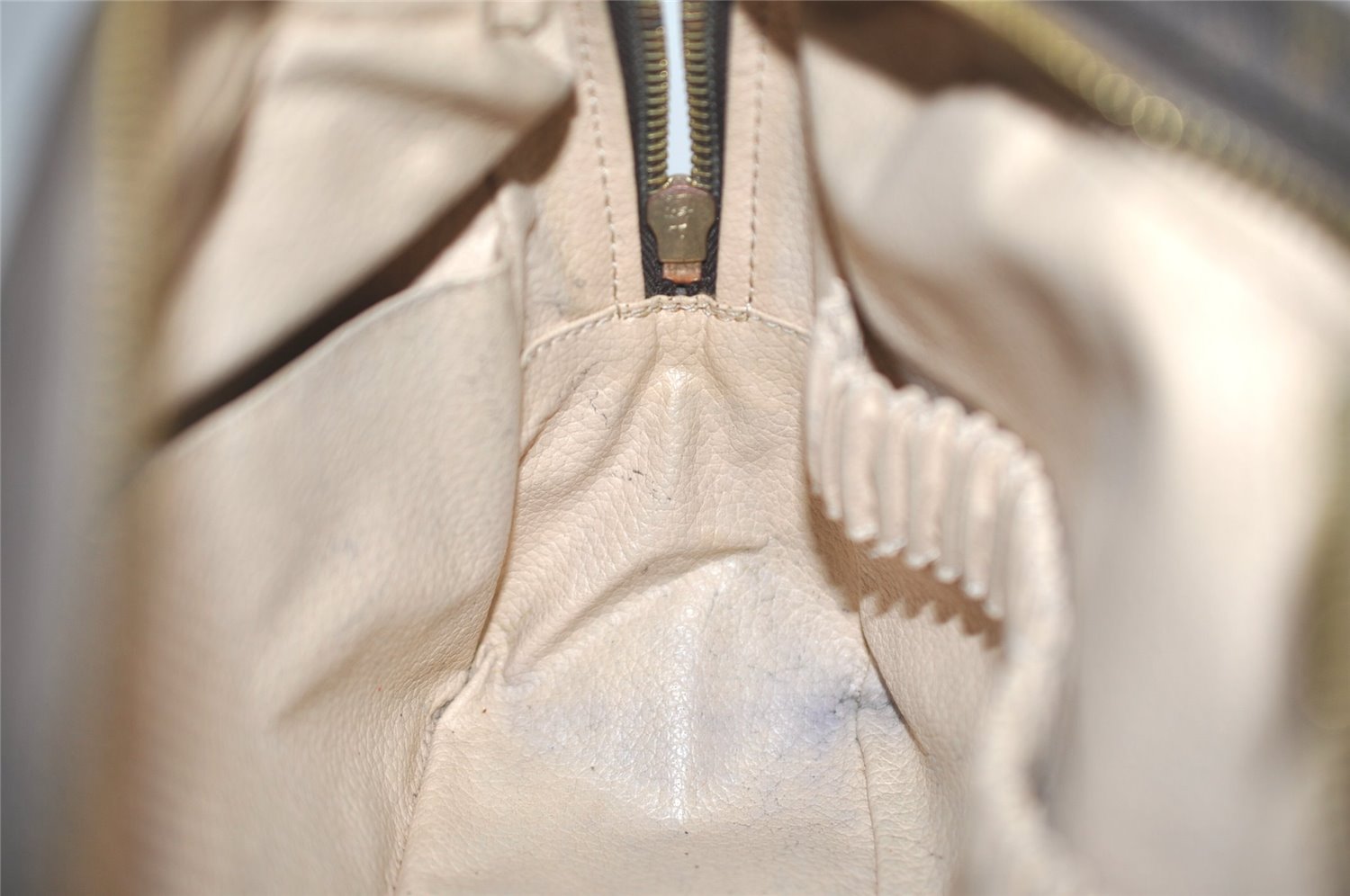 Auth Louis Vuitton Monogram Trousse Toilette 28 Clutch Hand Bag M47522 LV 4334J