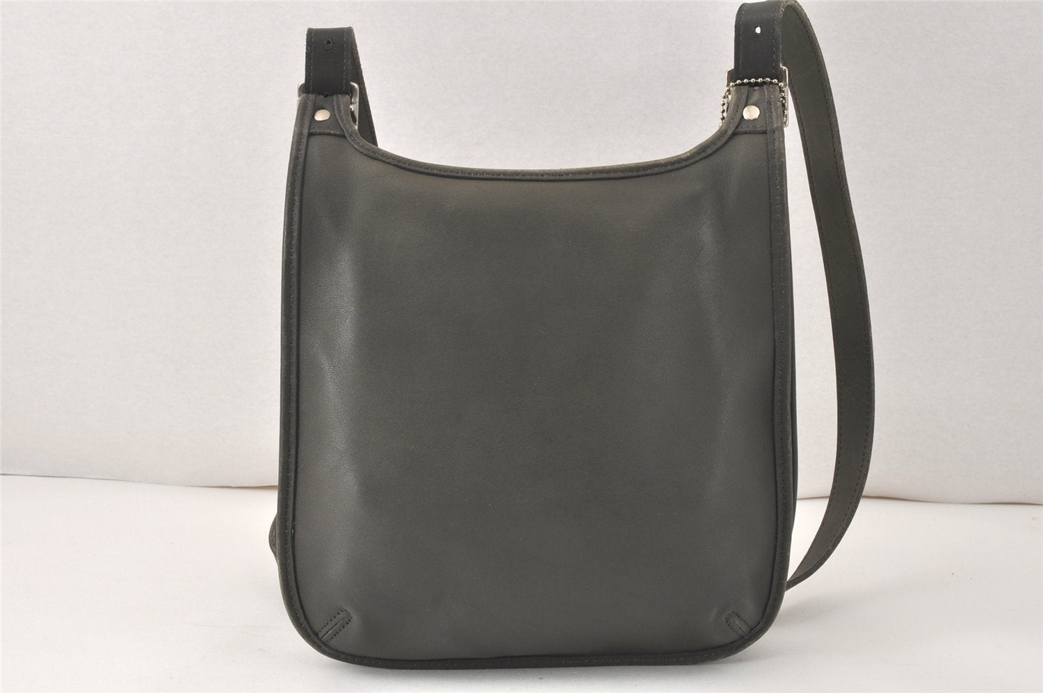 Authentic OLD COACH Vintage Shoulder Cross Bag Leather 9135 Khaki Green 4334K