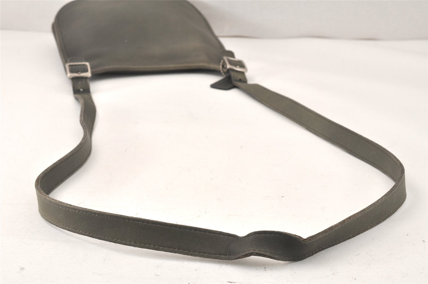 Authentic OLD COACH Vintage Shoulder Cross Bag Leather 9135 Khaki Green 4334K