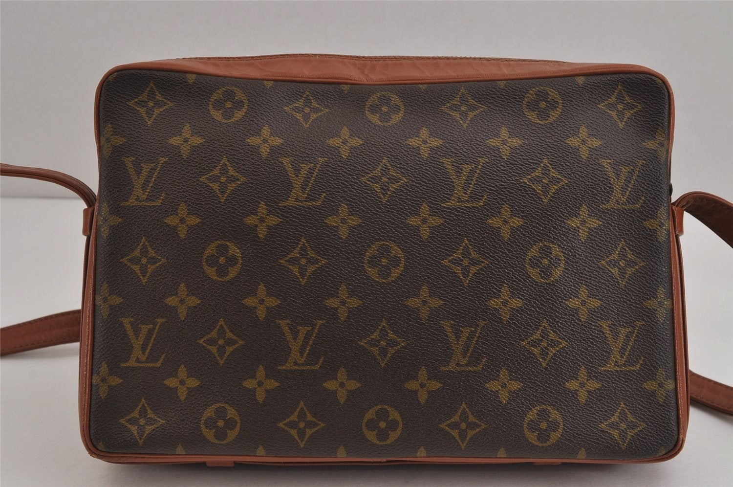Authentic Louis Vuitton Monogram Sac Bandouliere 30 Shoulder Bag Old Model 4337J