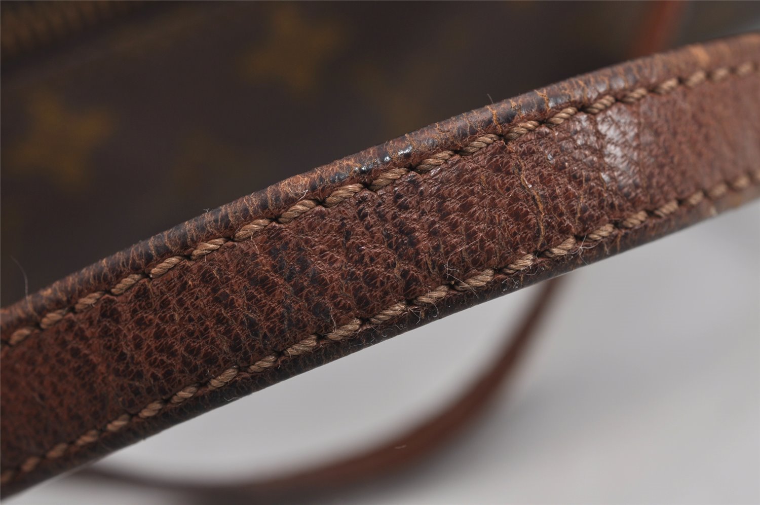 Authentic Louis Vuitton Monogram Papillon 30 Hand Bag Old Model LV 4338J