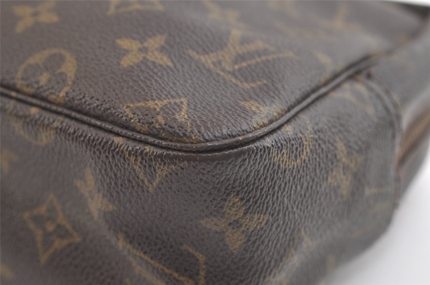 Auth Louis Vuitton Monogram Trousse Toilette 28 Clutch Hand Bag M47522 LV 4338K