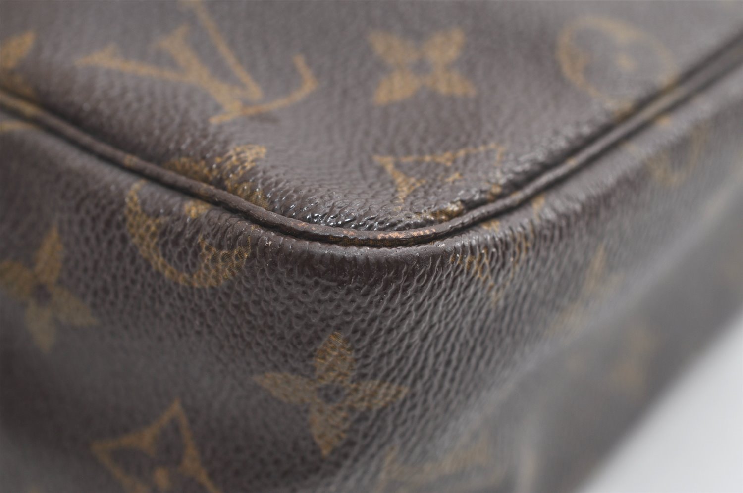 Auth Louis Vuitton Monogram Trousse Toilette 28 Clutch Hand Bag M47522 LV 4338K