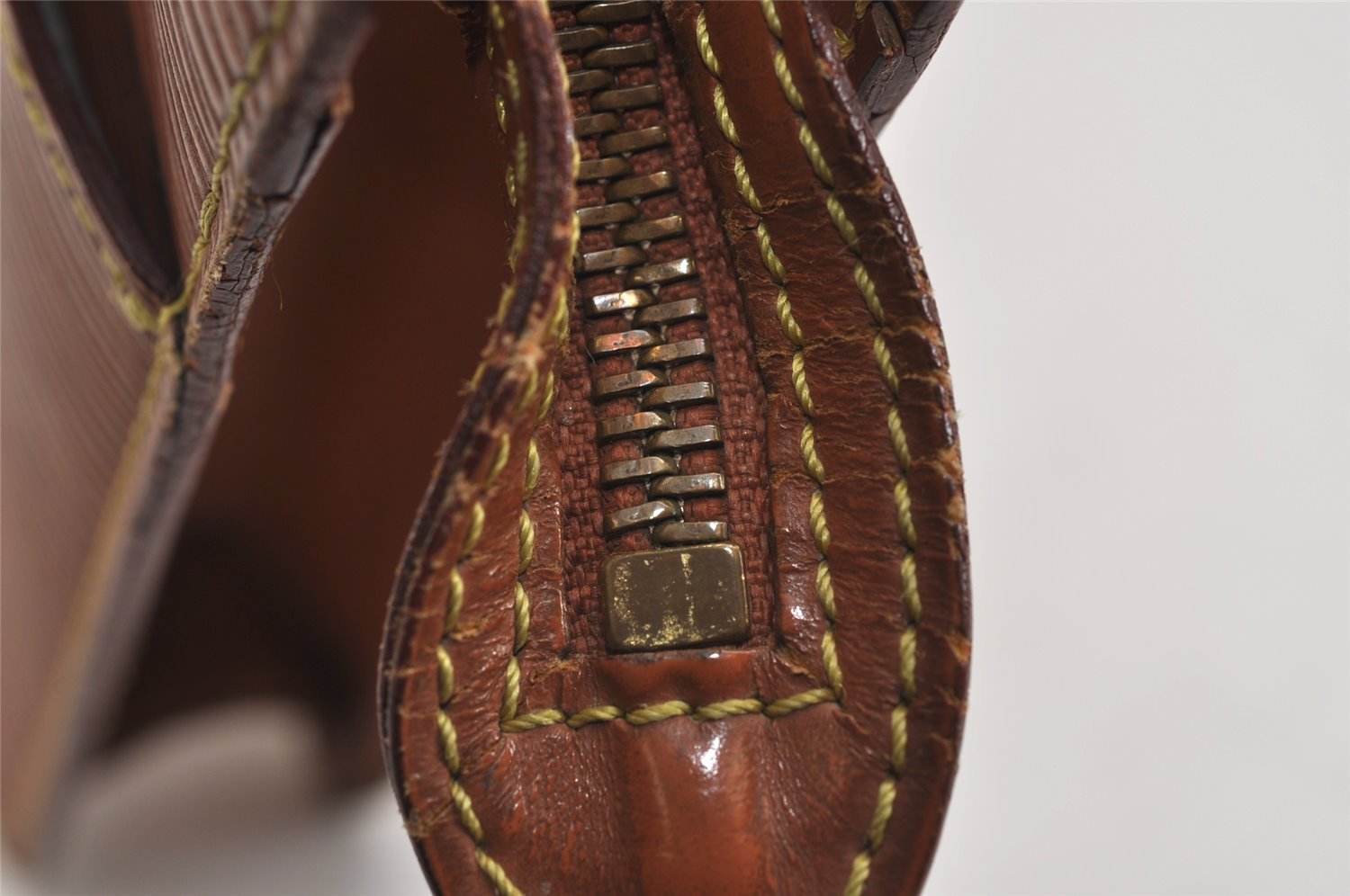 Authentic Louis Vuitton Epi Pochette Homme Clutch Bag Brown M52528 Junk 4339J