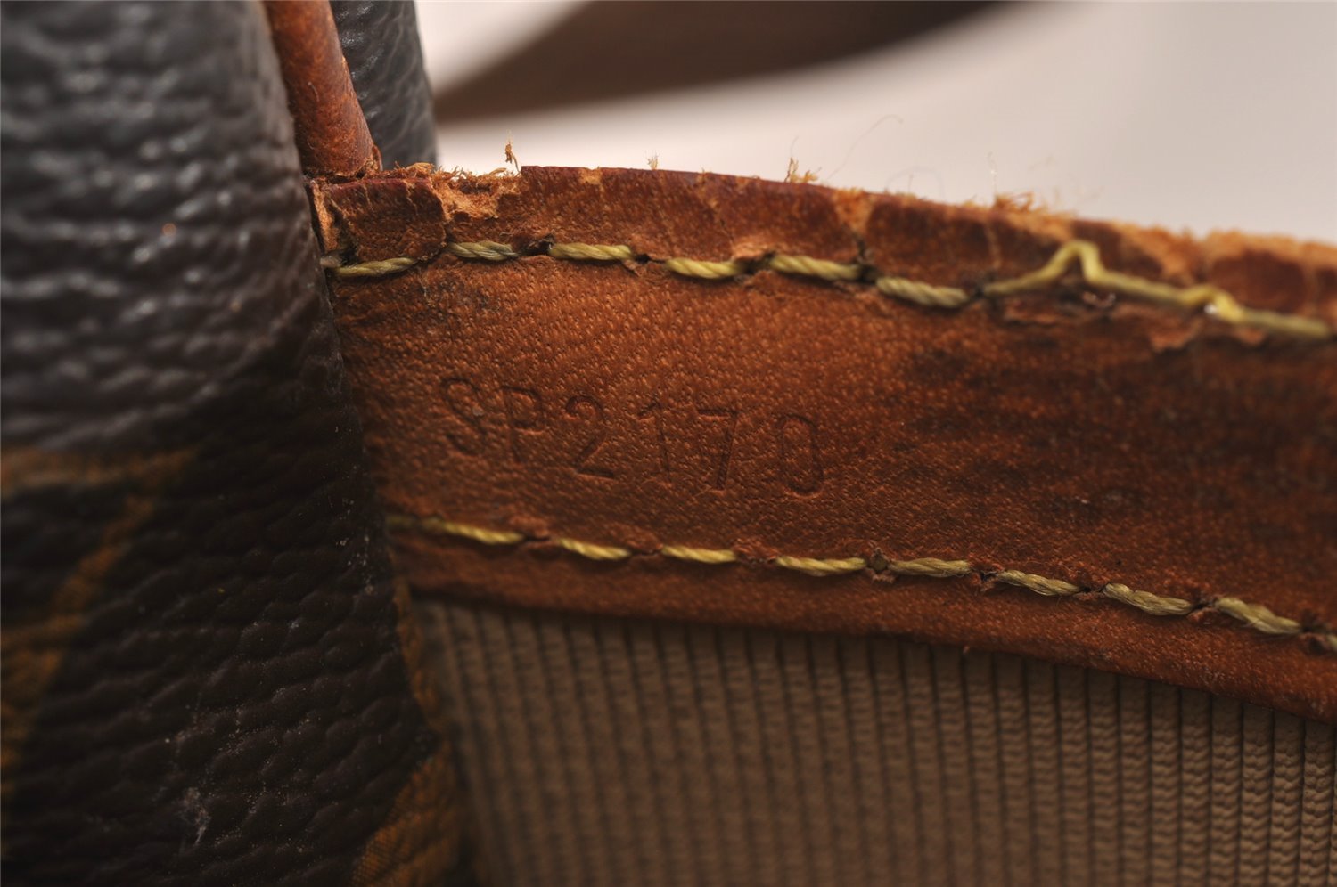 Authentic Louis Vuitton Monogram Reporter PM Shoulder Cross Bag M45254 LV 4340J