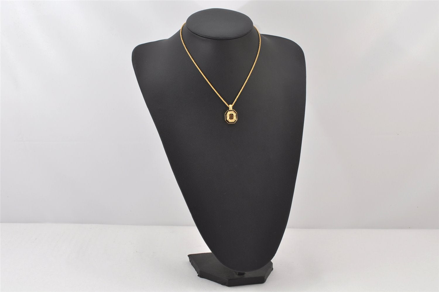 Authentic Christian Dior Gold Tone Chain Rhinestone Pendant Necklace CD 4344K