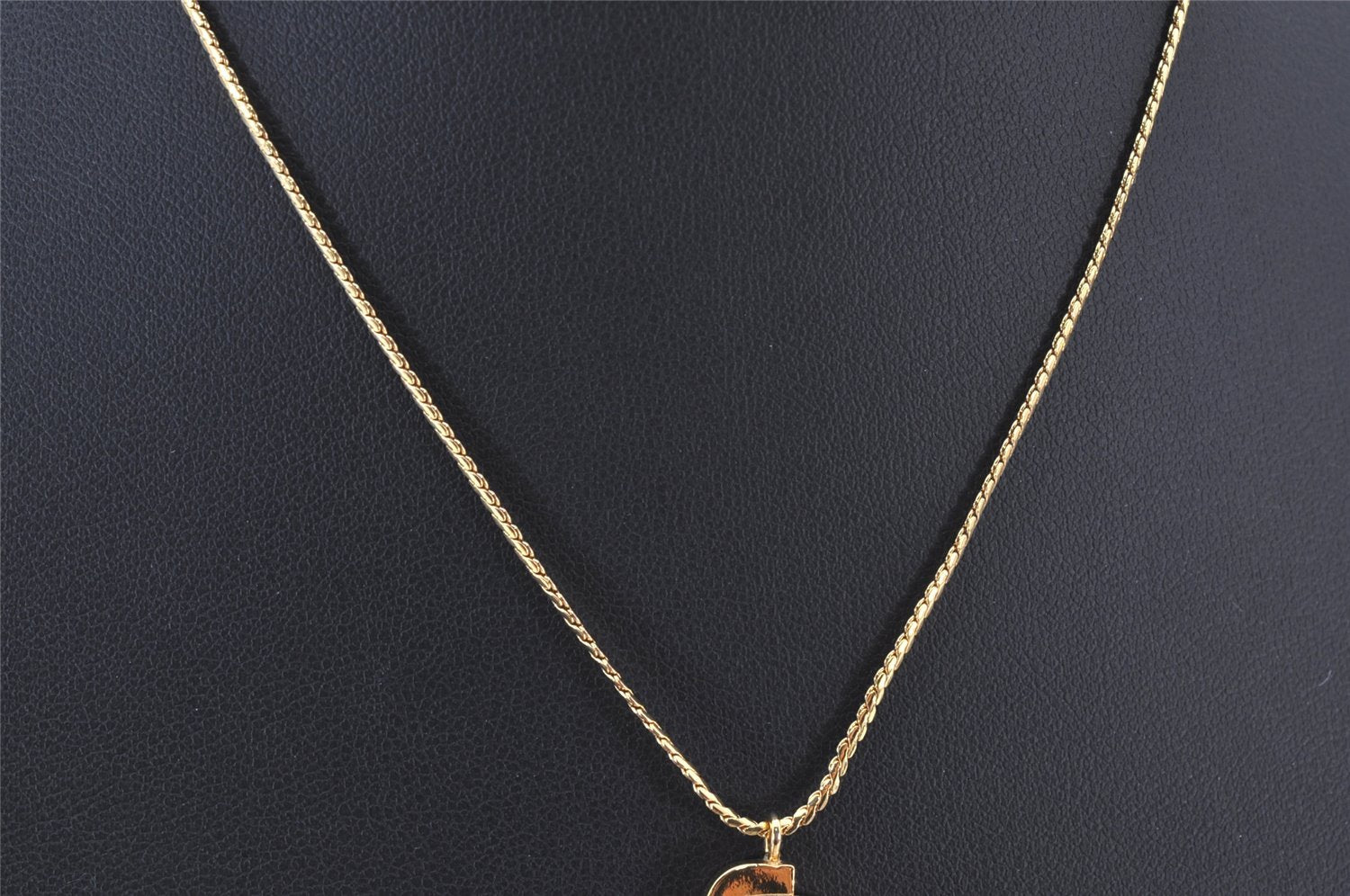 Authentic Christian Dior Gold Tone Chain Pendant Necklace CD 4347K