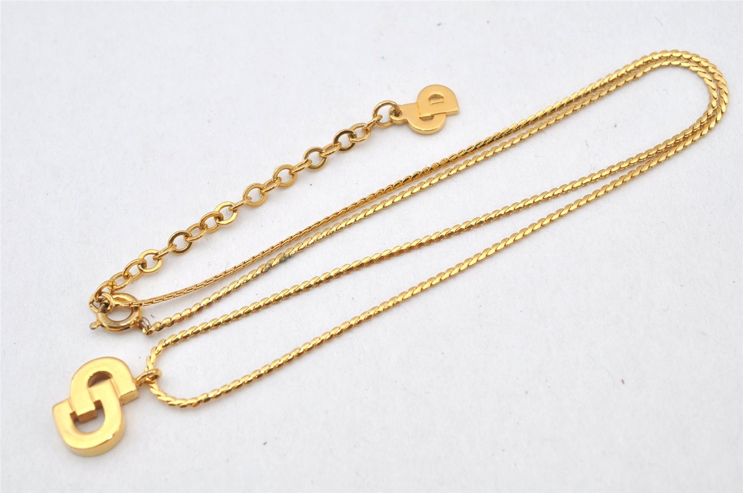 Authentic Christian Dior Gold Tone Chain Pendant Necklace CD 4347K