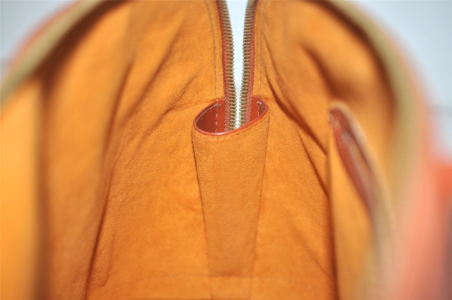 Authentic Louis Vuitton Epi Alma PM Hand Bag Brown M52143 LV 4356J