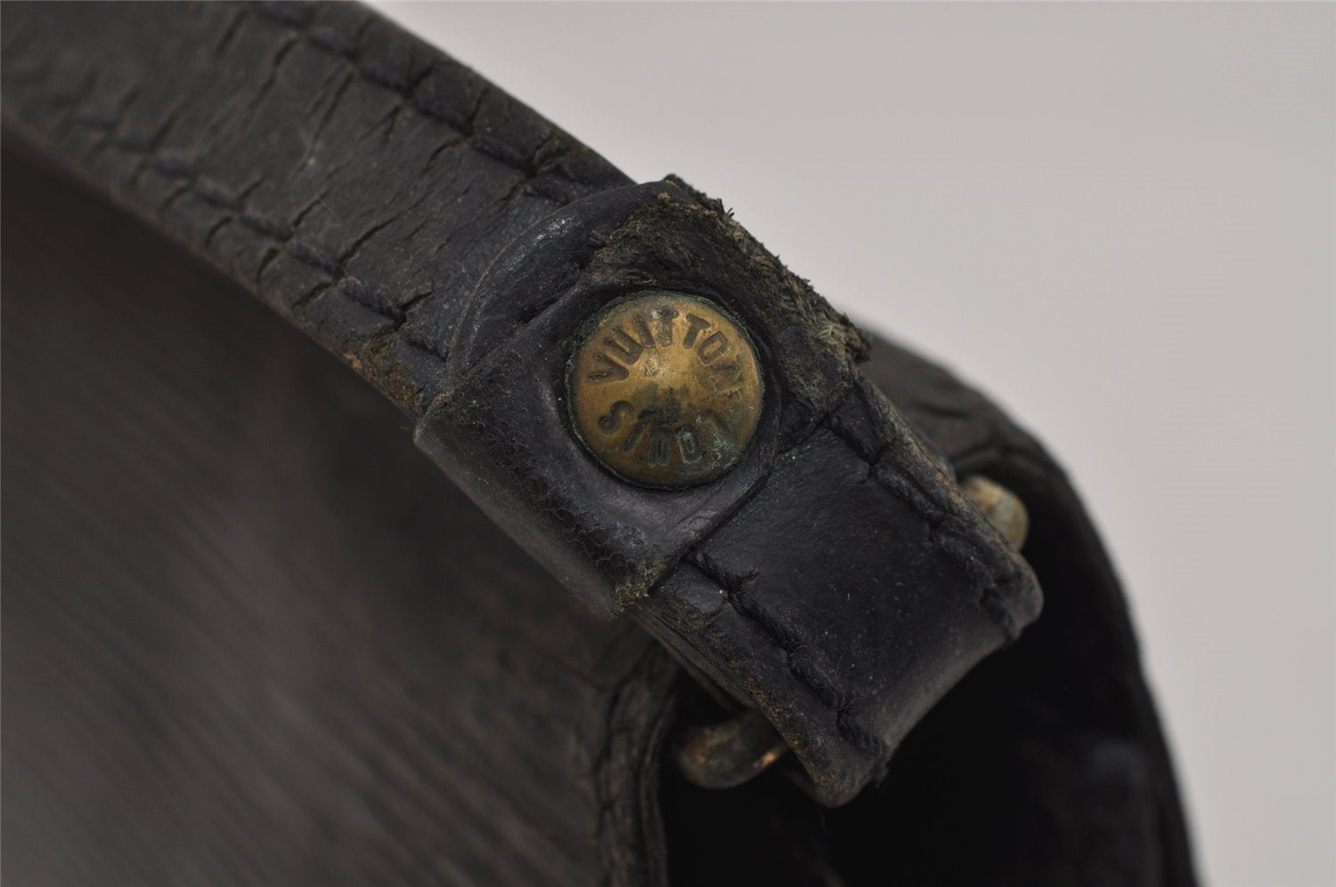 Authentic Louis Vuitton Epi Sellier Dragonne Clutch Bag Black M52612 Junk 4361J