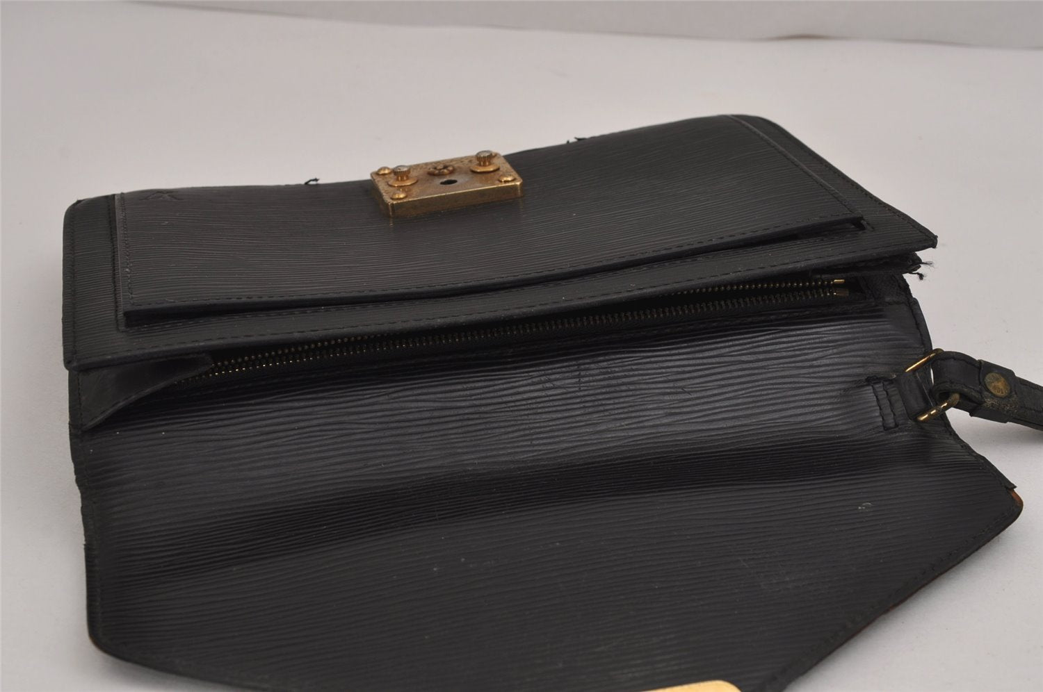 Authentic Louis Vuitton Epi Sellier Dragonne Clutch Bag Black M52612 Junk 4361J