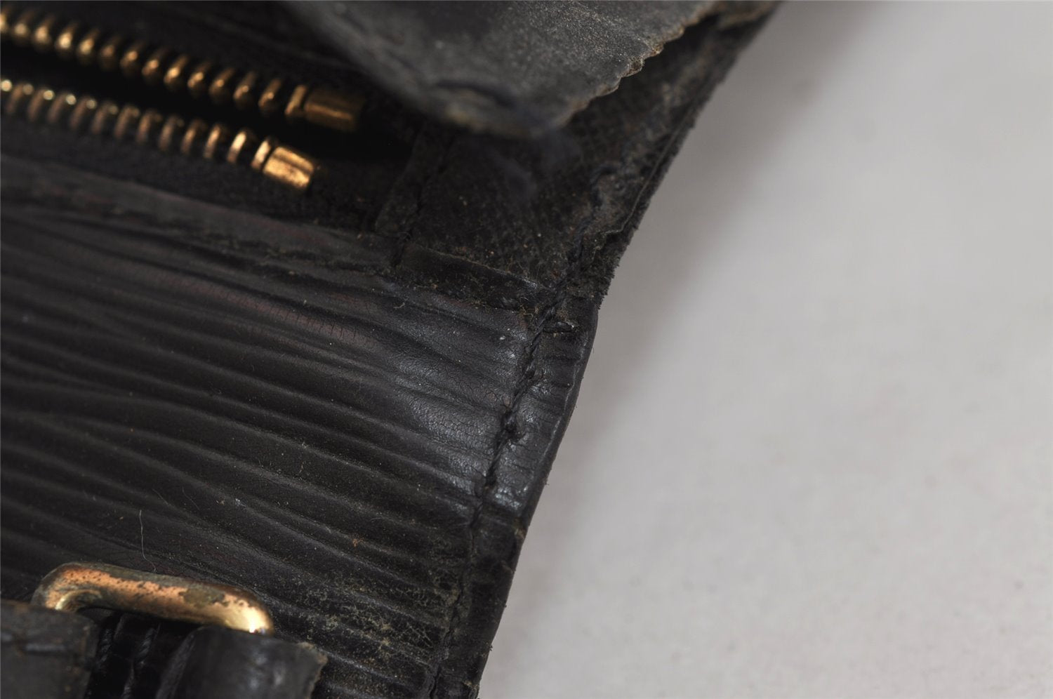 Authentic Louis Vuitton Epi Sellier Dragonne Clutch Bag Black M52612 Junk 4361J