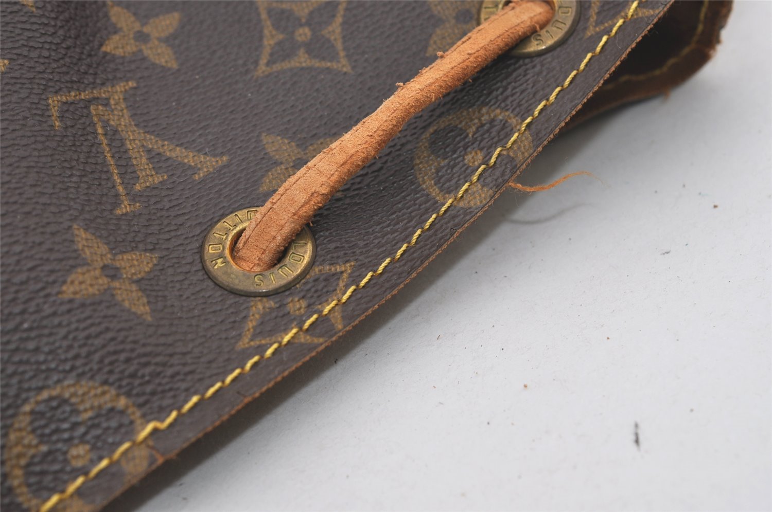 Authentic Louis Vuitton Monogram Noe Shoulder Drawstring Bag M42224 LV 4362I