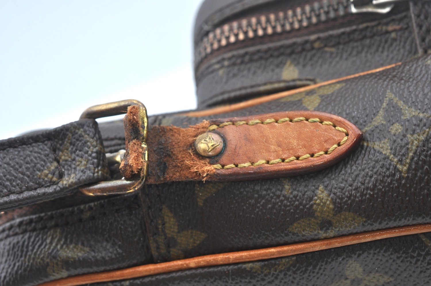 Auth Louis Vuitton Monogram Amazone Shoulder Cross Body Bag M45236 LV Junk 4365H