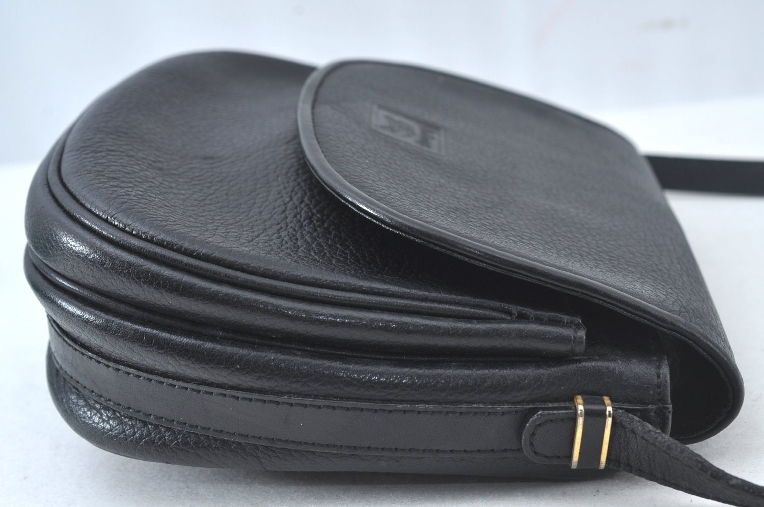 Authentic Burberrys Vintage Leather Shoulder Cross Body Bag Purse Black 4365J