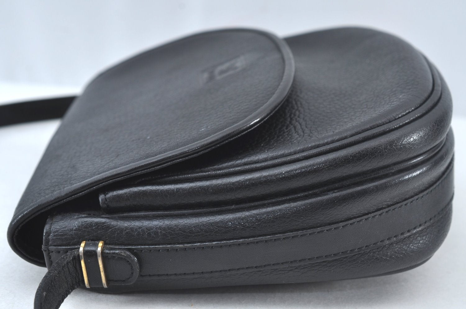 Authentic Burberrys Vintage Leather Shoulder Cross Body Bag Purse Black 4365J