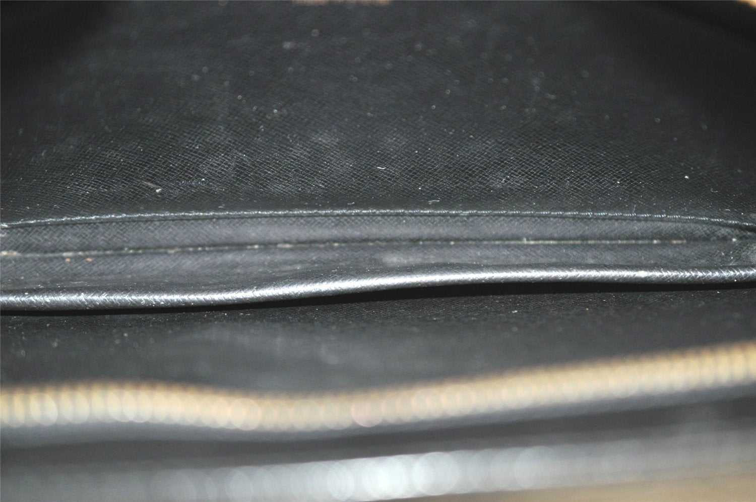 Authentic Louis Vuitton Epi Pochette Homme Clutch Hand Bag Black M52522 LV 4366I