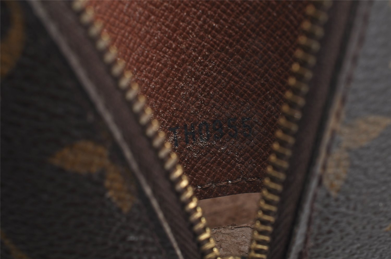 Authentic Louis Vuitton Monogram Trousse Demi Ronde 23 Pouch M47520 Junk 4371I