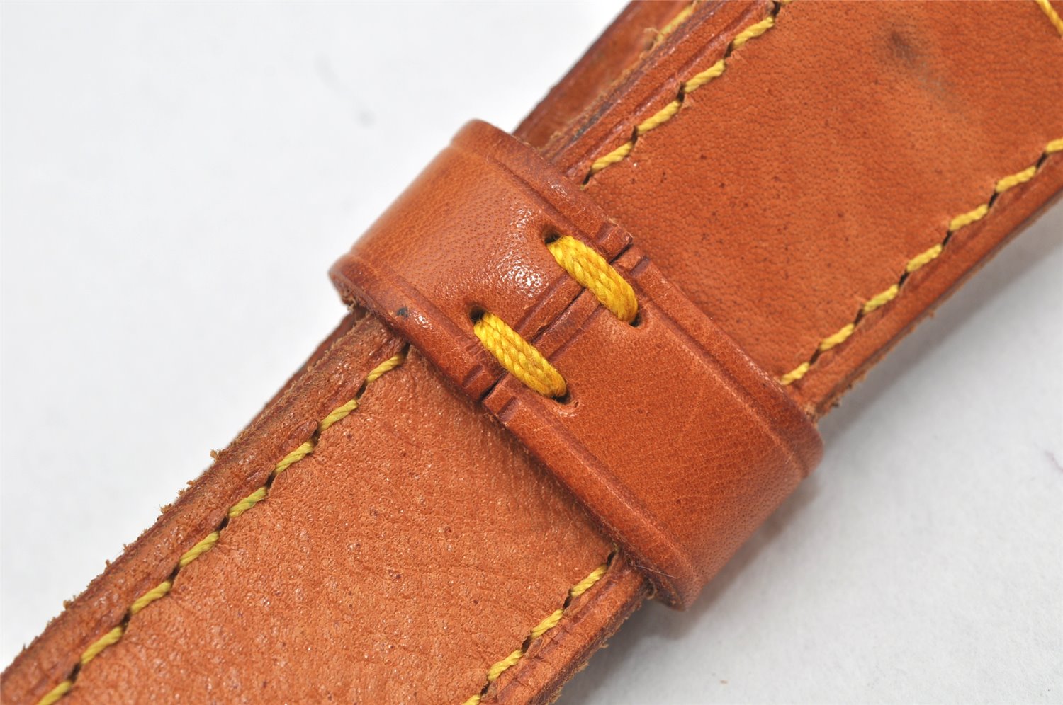 Authentic Louis Vuitton Leather Shoulder Strap Beige 41.1-47.6