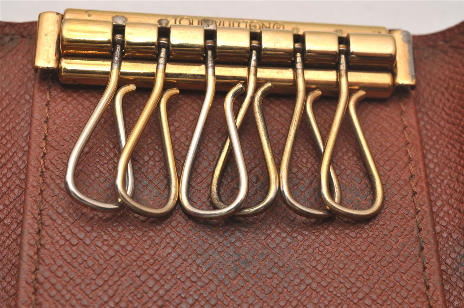Authentic Louis Vuitton Monogram Multicles 6 Six Hooks Key Case M62630 LV 4379J