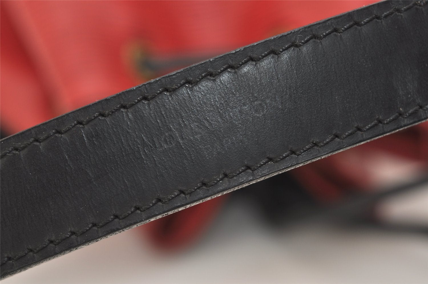 Authentic Louis Vuitton Epi Petit Noe Bi-color Red x Black Drawstring Bag 4380J