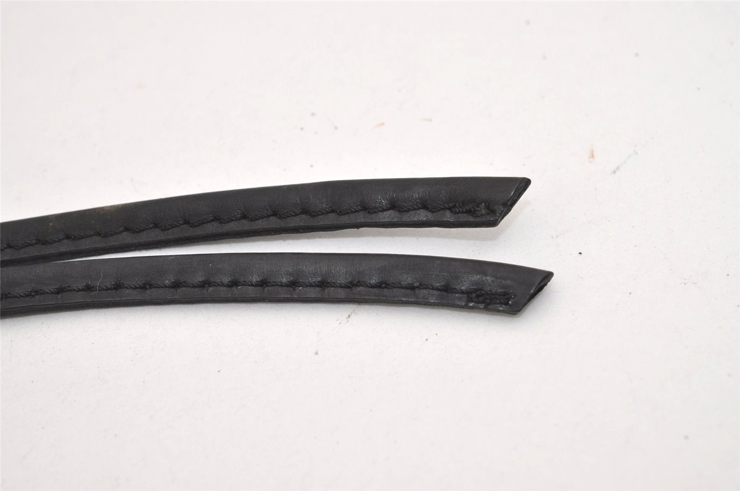 Authentic Louis Vuitton Epi Petit Noe Bi-color Red x Black Drawstring Bag 4380J