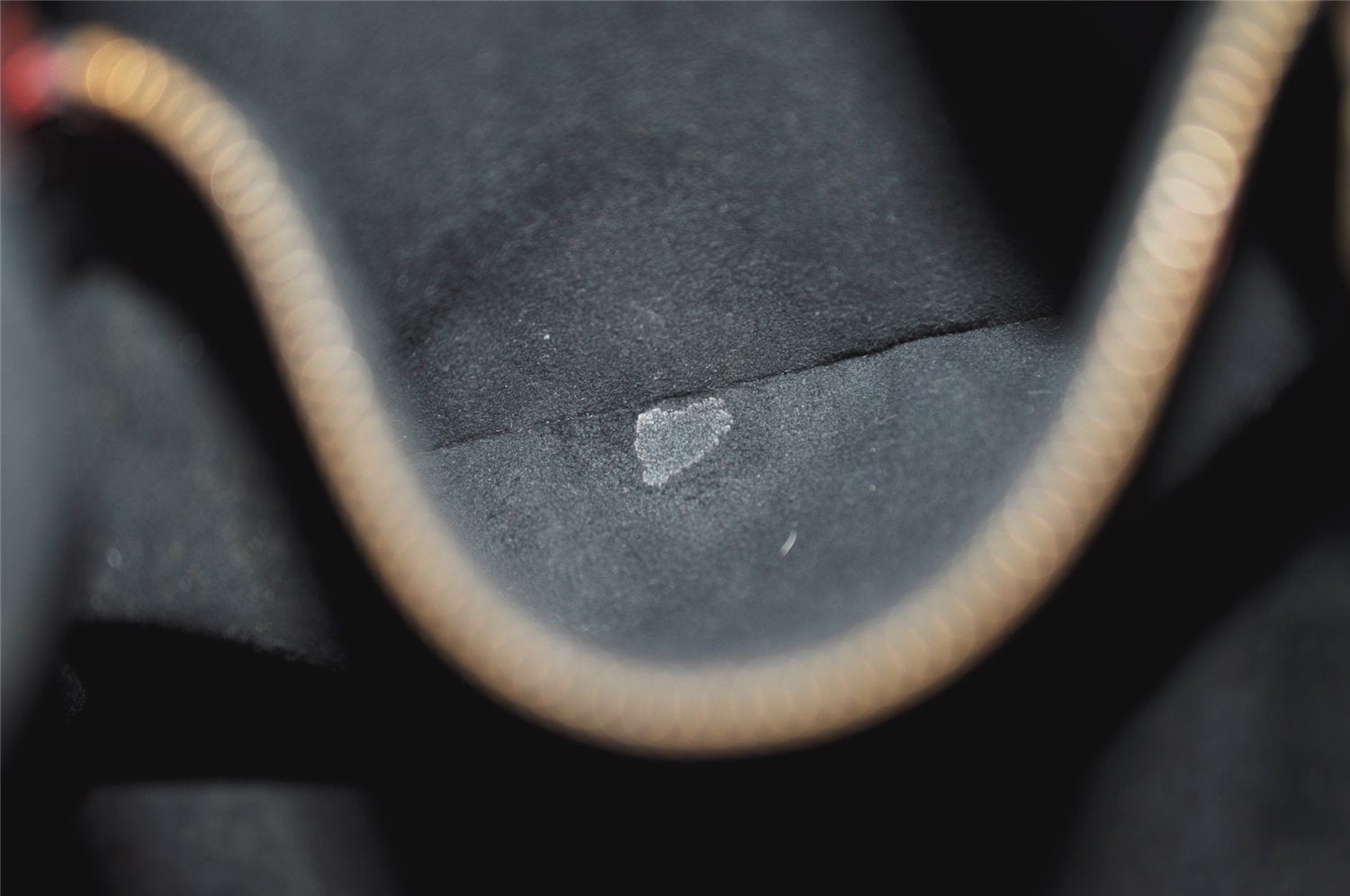 Authentic Louis Vuitton Epi Petit Noe Bi-color Red x Black Drawstring Bag 4380J