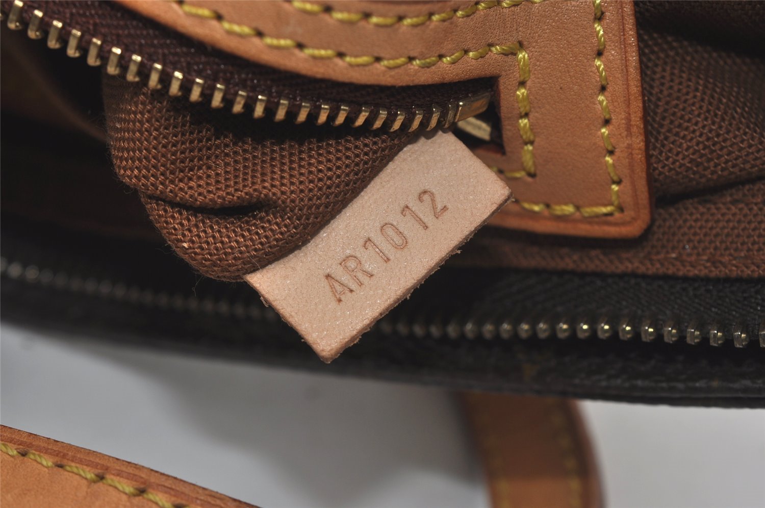 Authentic Louis Vuitton Monogram Trotteur Shoulder Cross Bag M51240 LV 4392I