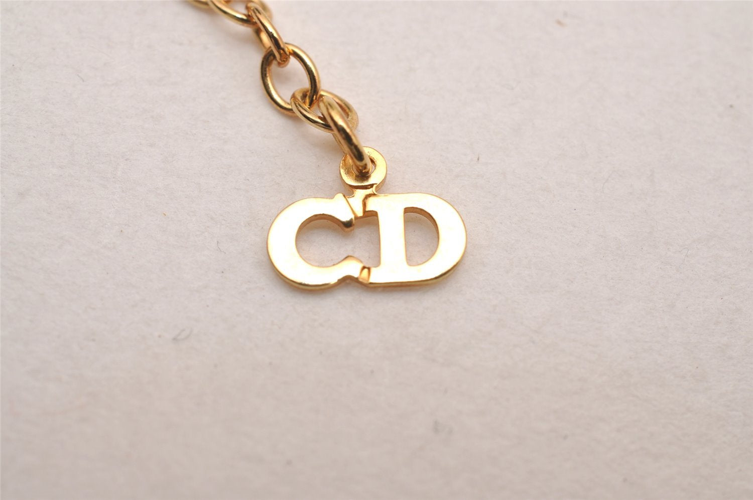 Authentic Christian Dior Gold Tone Rhinestone Chain Pendant Necklace CD 4394J