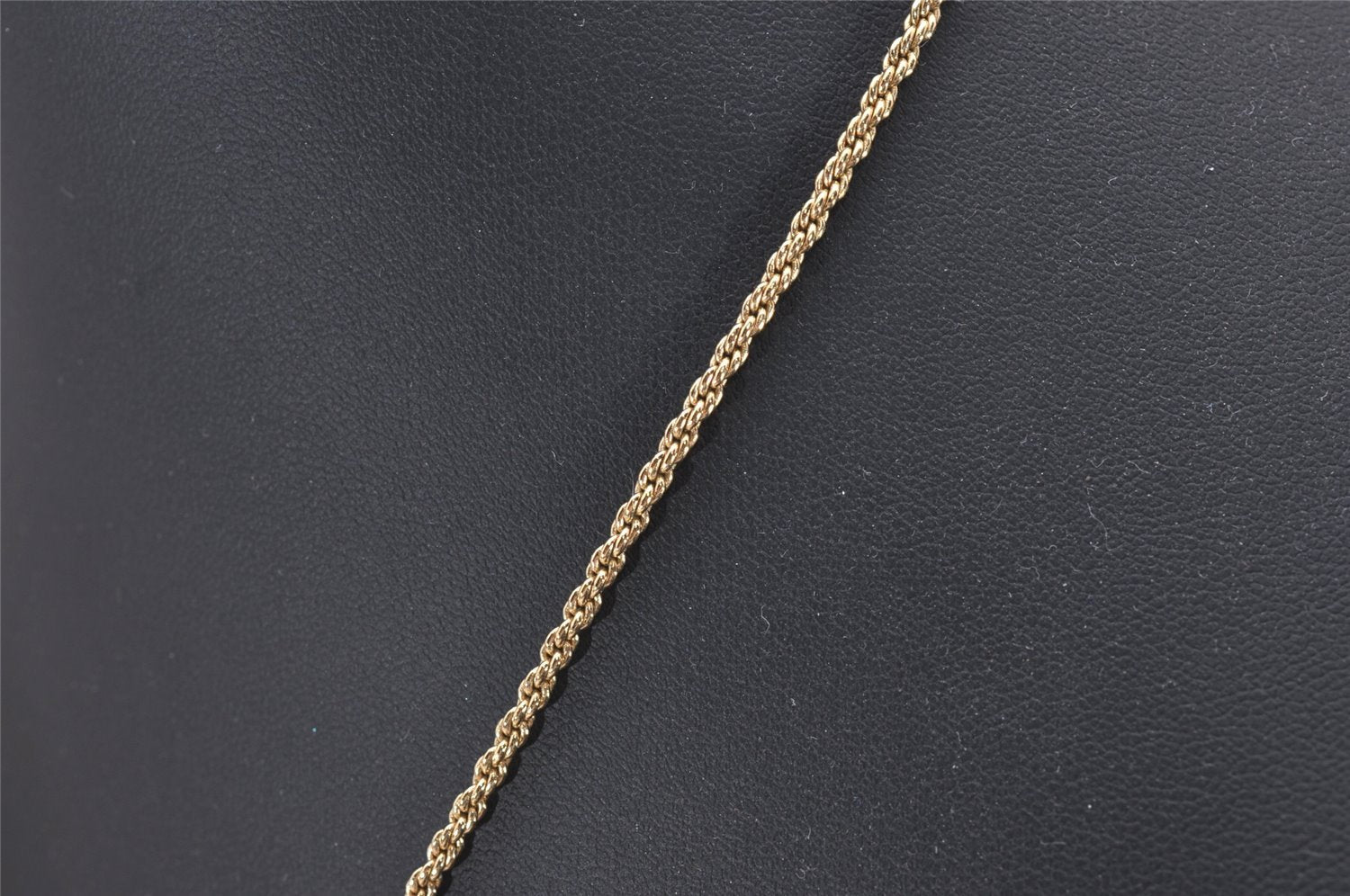 Authentic Christian Dior Gold Tone Chain Rhinestone Pendant Necklace CD 4395J