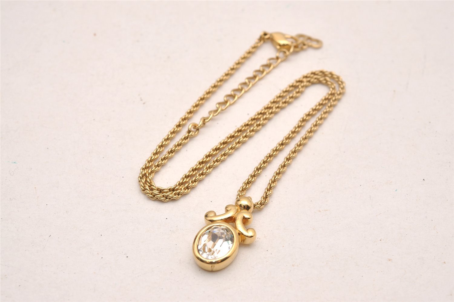 Authentic Christian Dior Gold Tone Chain Rhinestone Pendant Necklace CD 4395J