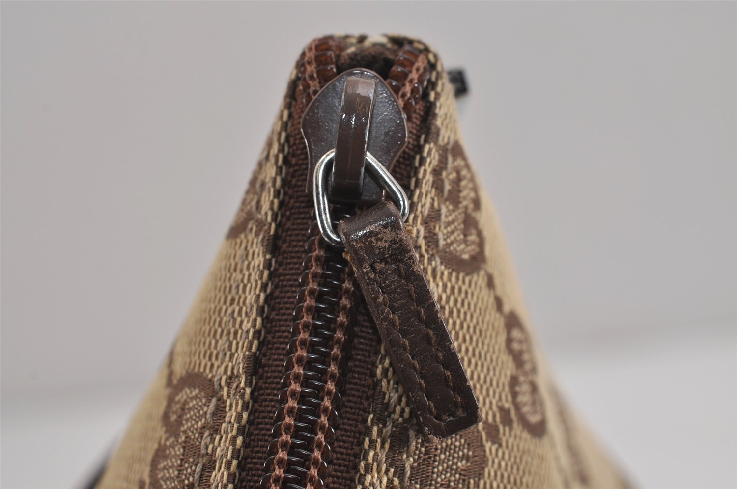 Authentic GUCCI Vintage Hand Bag Pouch Purse GG Canvas Leather 07198 Brown 4401J