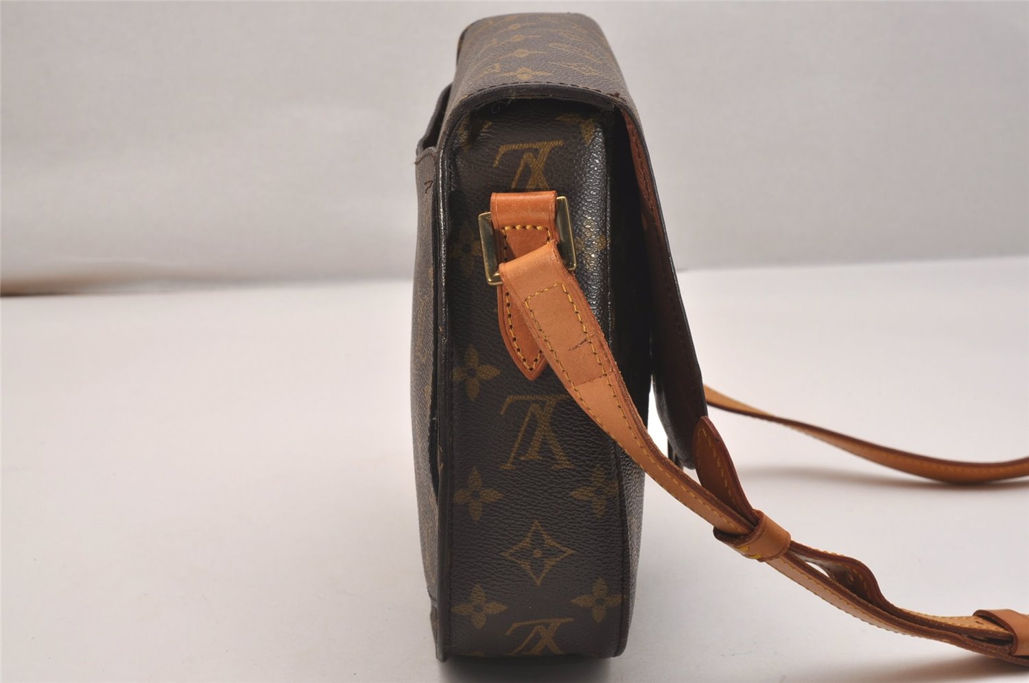Authentic Louis Vuitton Monogram Saint Cloud GM M51242 Shoulder Cross Bag 4413J
