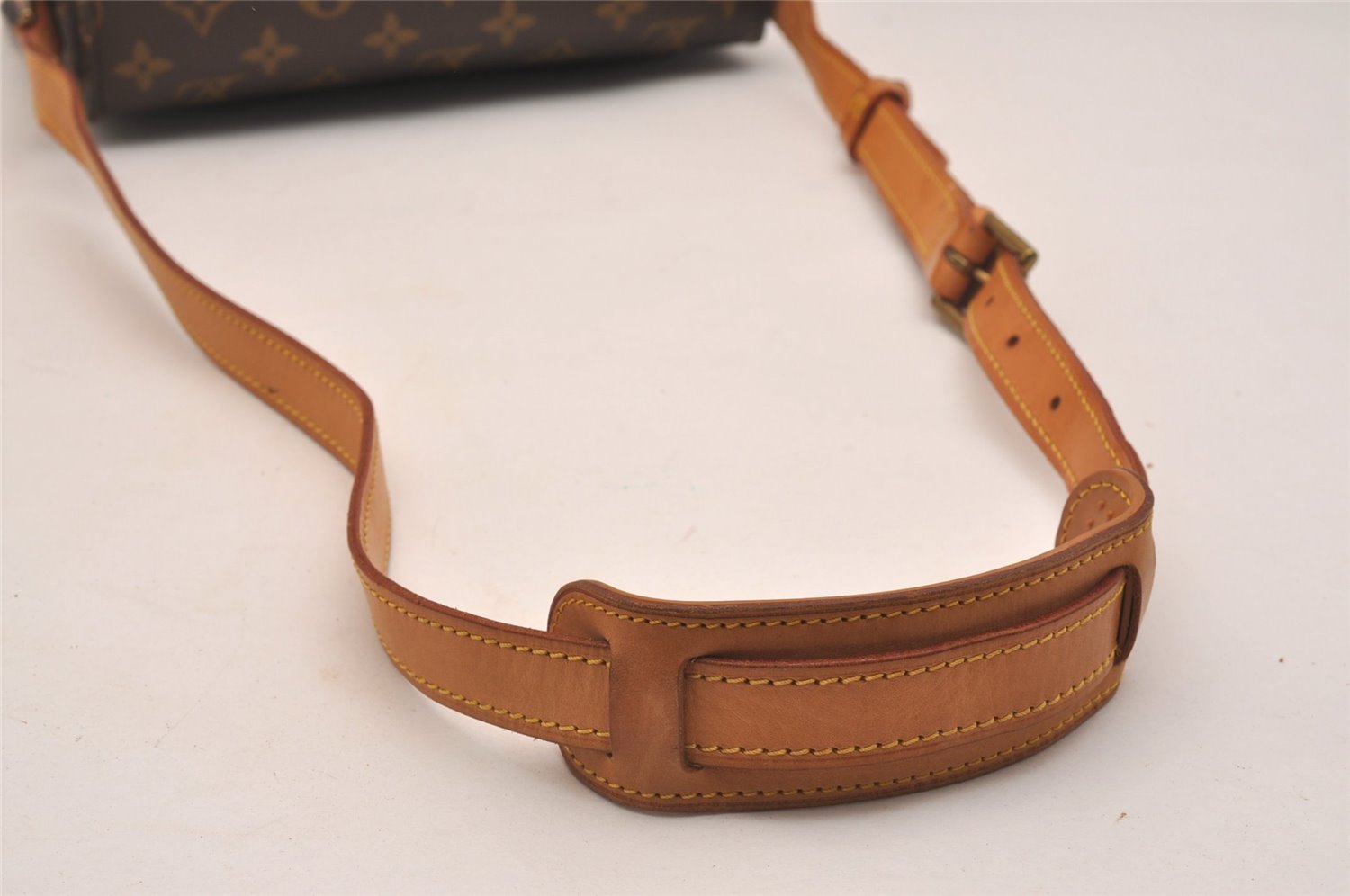 Authentic Louis Vuitton Monogram Saint Cloud GM M51242 Shoulder Cross Bag 4413J