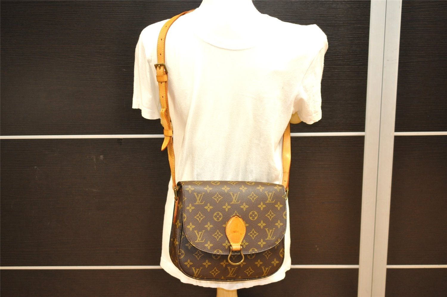 Authentic Louis Vuitton Monogram Saint Cloud GM M51242 Shoulder Cross Bag 4413J