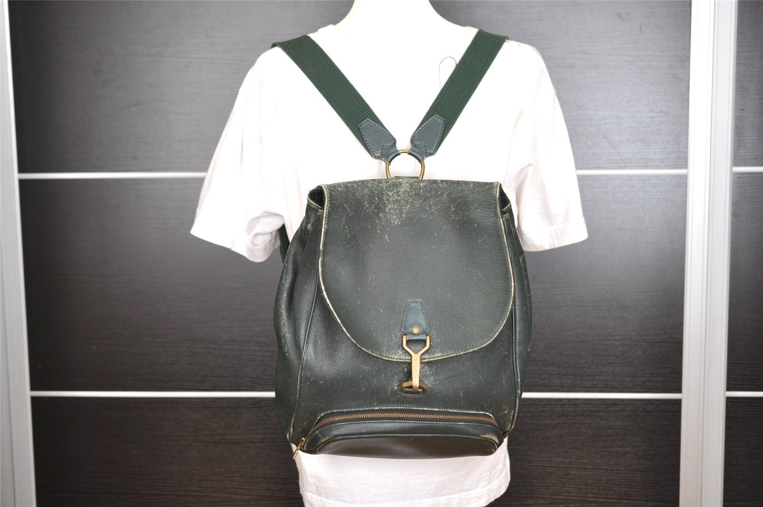 Authentic Louis Vuitton Taiga Cashier Backpack Green M30174 LV 4417I