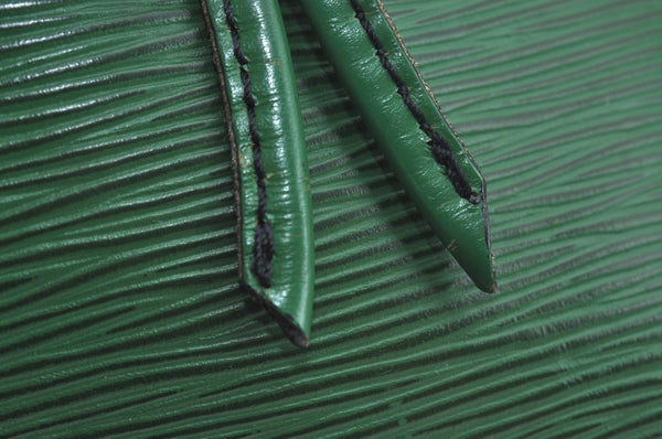 Authentic Louis Vuitton Epi Noe Shoulder Drawstring Bag Green M44004 LV 4418I