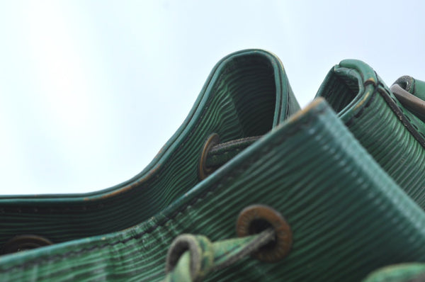 Authentic Louis Vuitton Epi Noe Shoulder Drawstring Bag Green M44004 LV 4418I