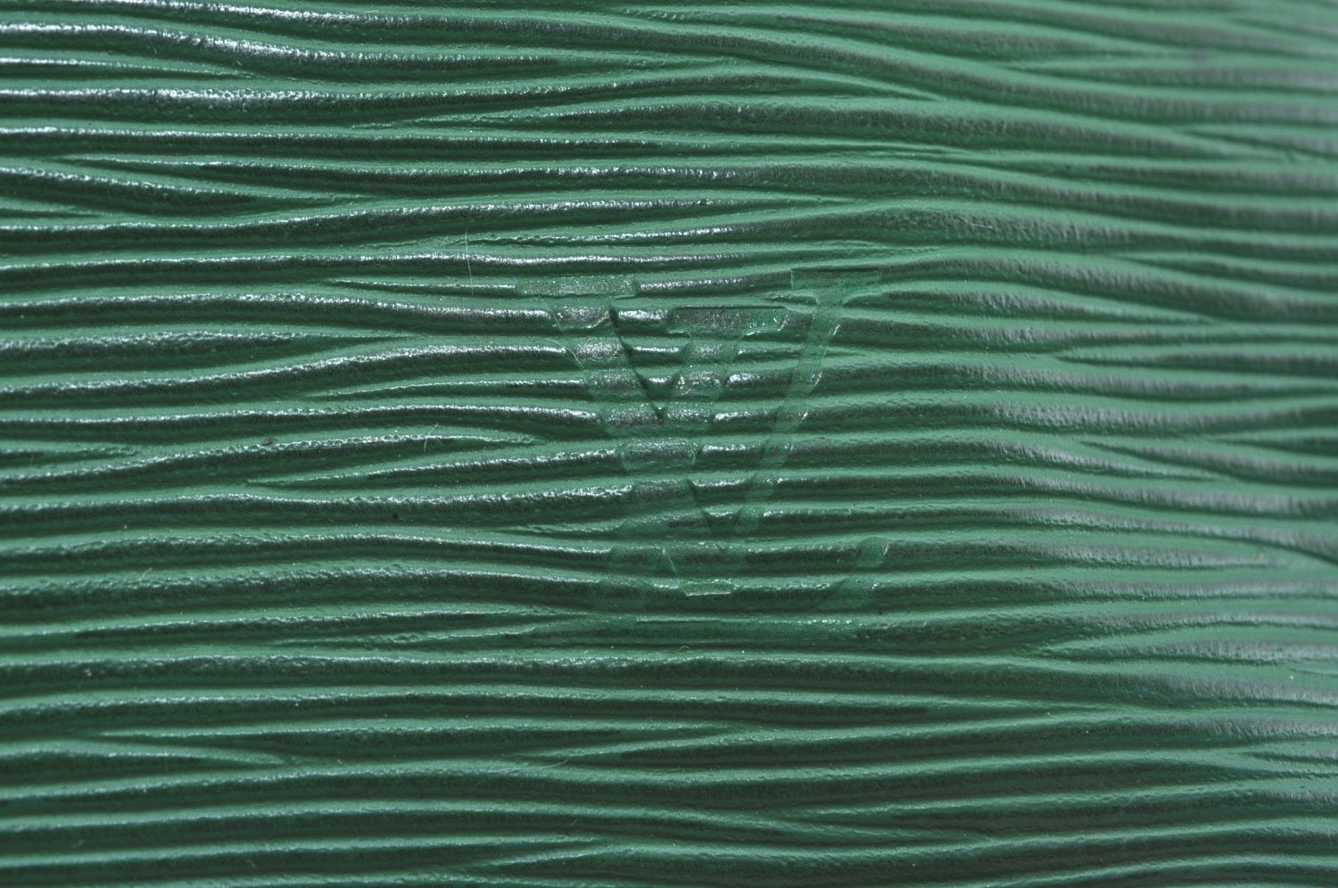 Authentic Louis Vuitton Epi Noe Shoulder Drawstring Bag Green M44004 LV 4418I