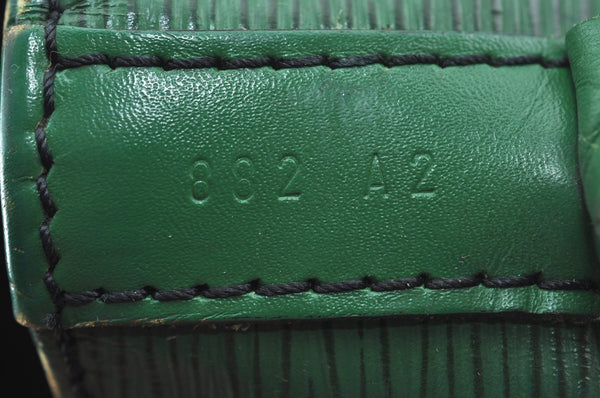 Authentic Louis Vuitton Epi Noe Shoulder Drawstring Bag Green M44004 LV 4418I