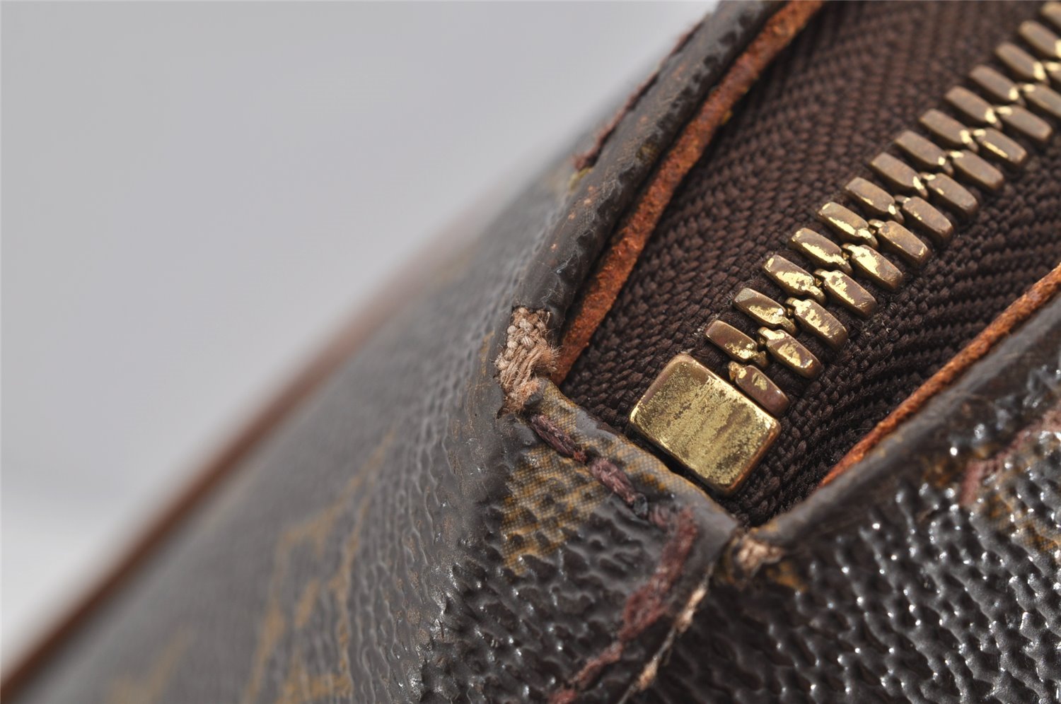 Authentic Louis Vuitton Monogram Ellipse MM Hand Bag M51126 LV Junk 4420I