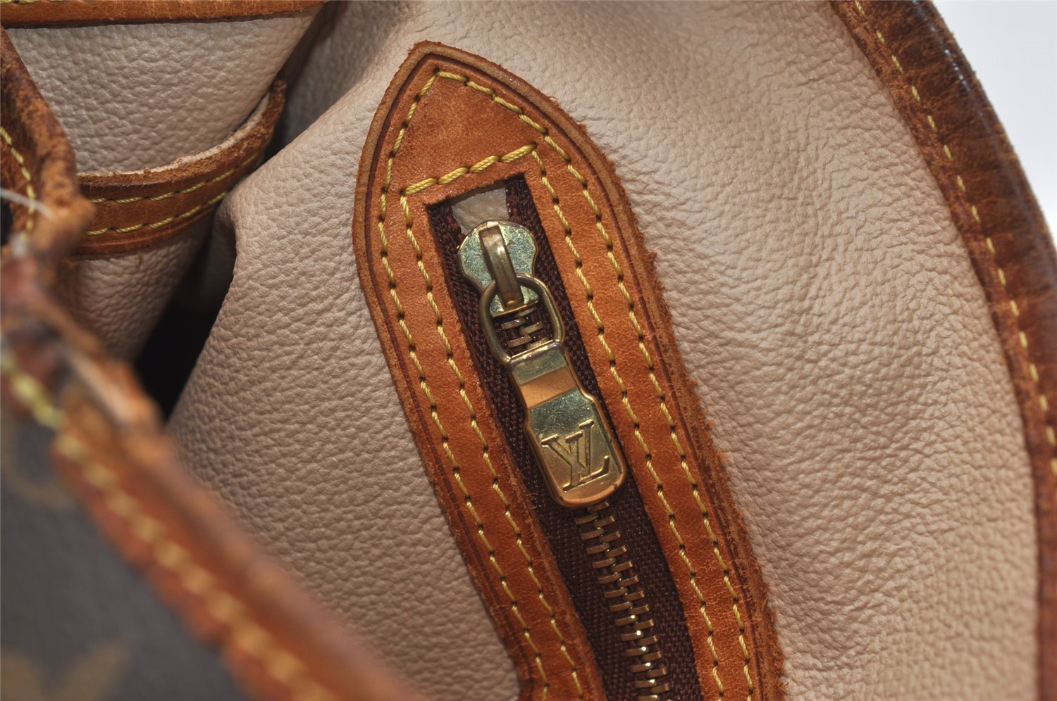 Authentic Louis Vuitton Monogram Bucket PM Shoulder Tote Bag M42238 LV 4426J