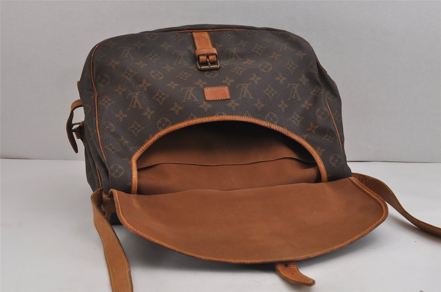Authentic Louis Vuitton Monogram Saumur 35 Shoulder Cross Bag M42254 LV 4430J