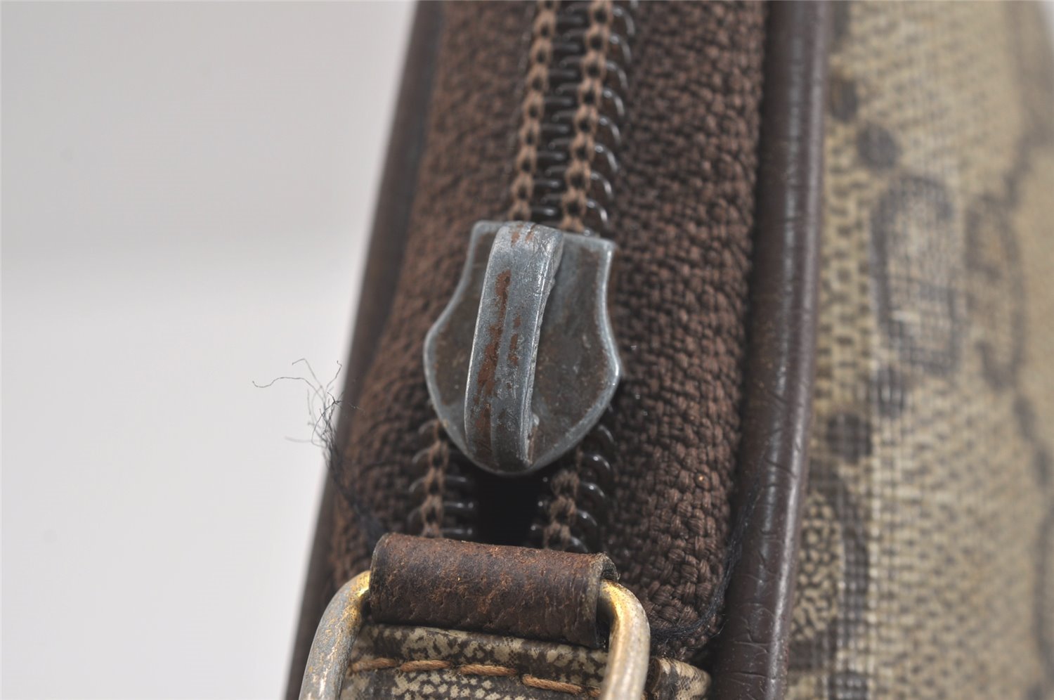 Authentic GUCCI Shoulder Cross Body Bag GG PVC Leather Brown Junk 4436J