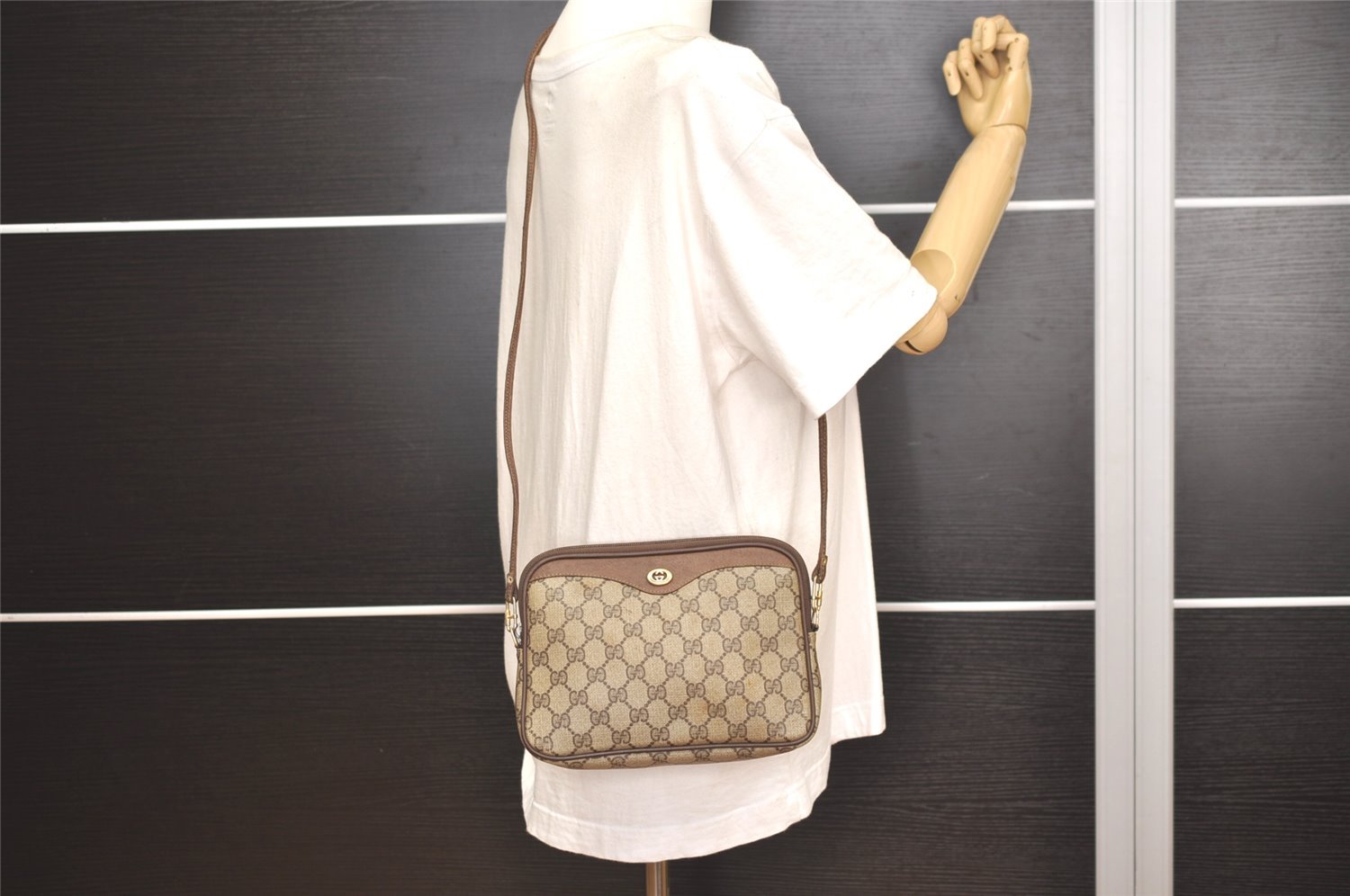 Authentic GUCCI Shoulder Cross Body Bag GG PVC Leather Brown Junk 4436J