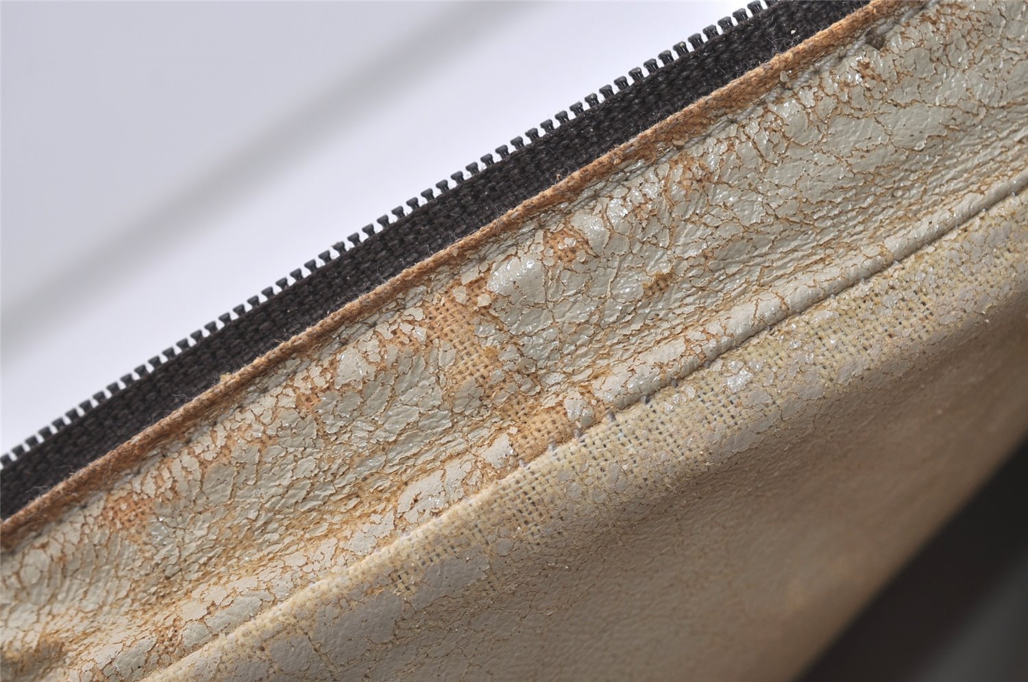 Authentic GUCCI Vintage Shoulder Bag Purse GG PVC Leather Brown Junk 4437J